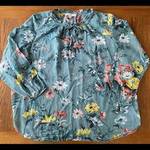 LOFT PLUS FLORAL TUNIC W/ TIE NECK